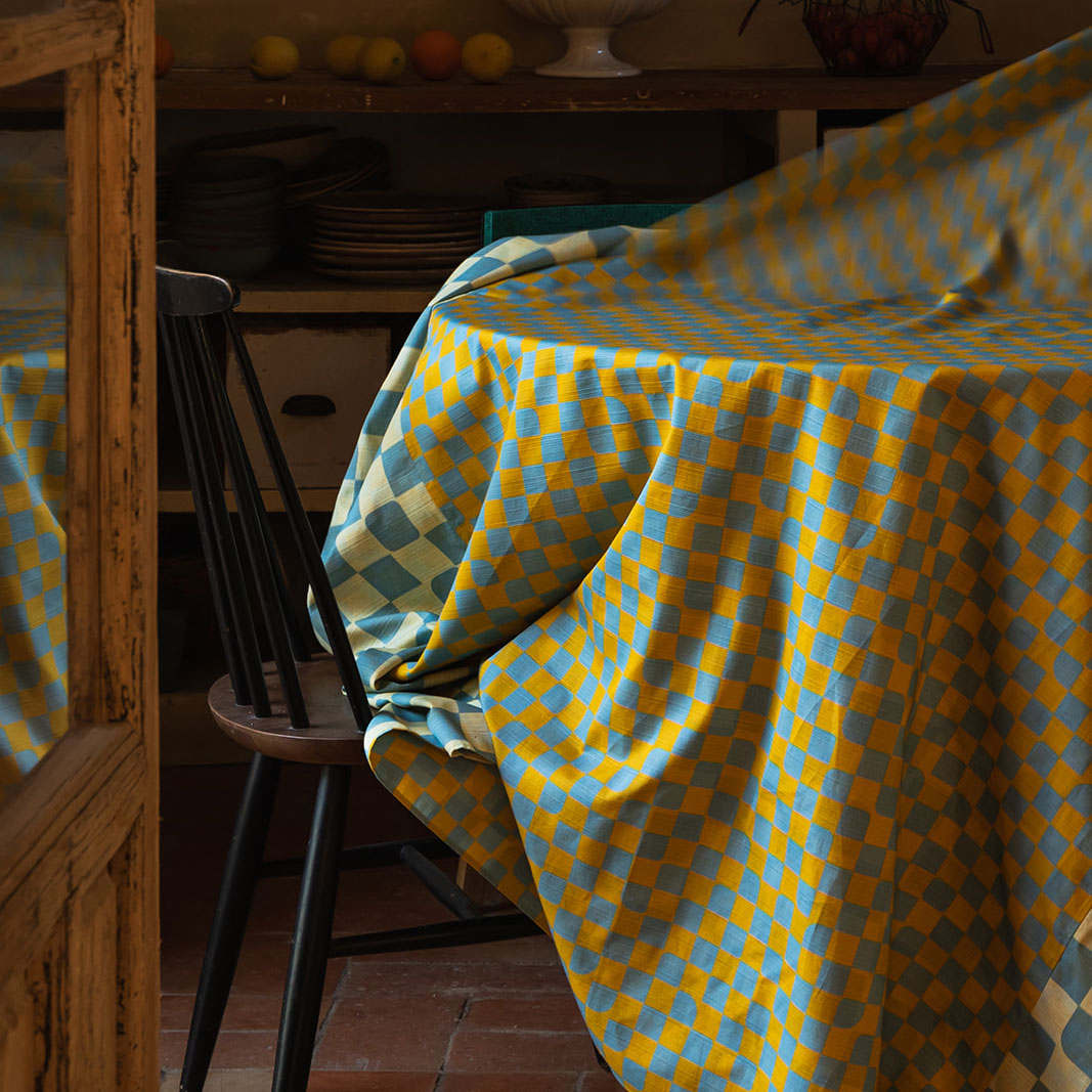tortuga forma tablecloth checker