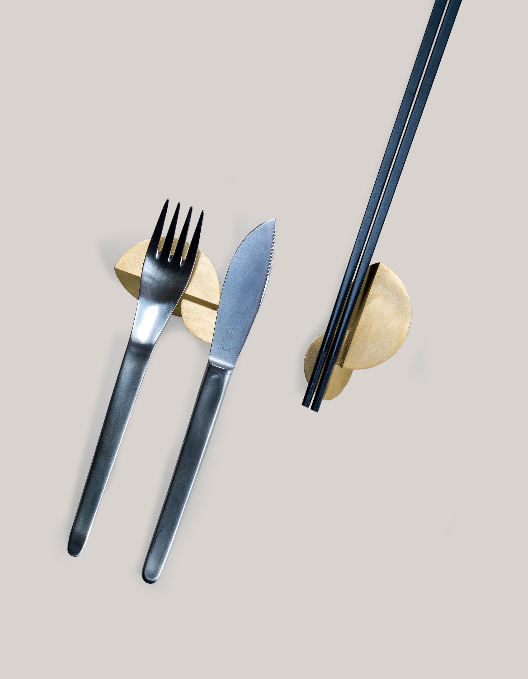 Kaolin Brass Utensil Holder