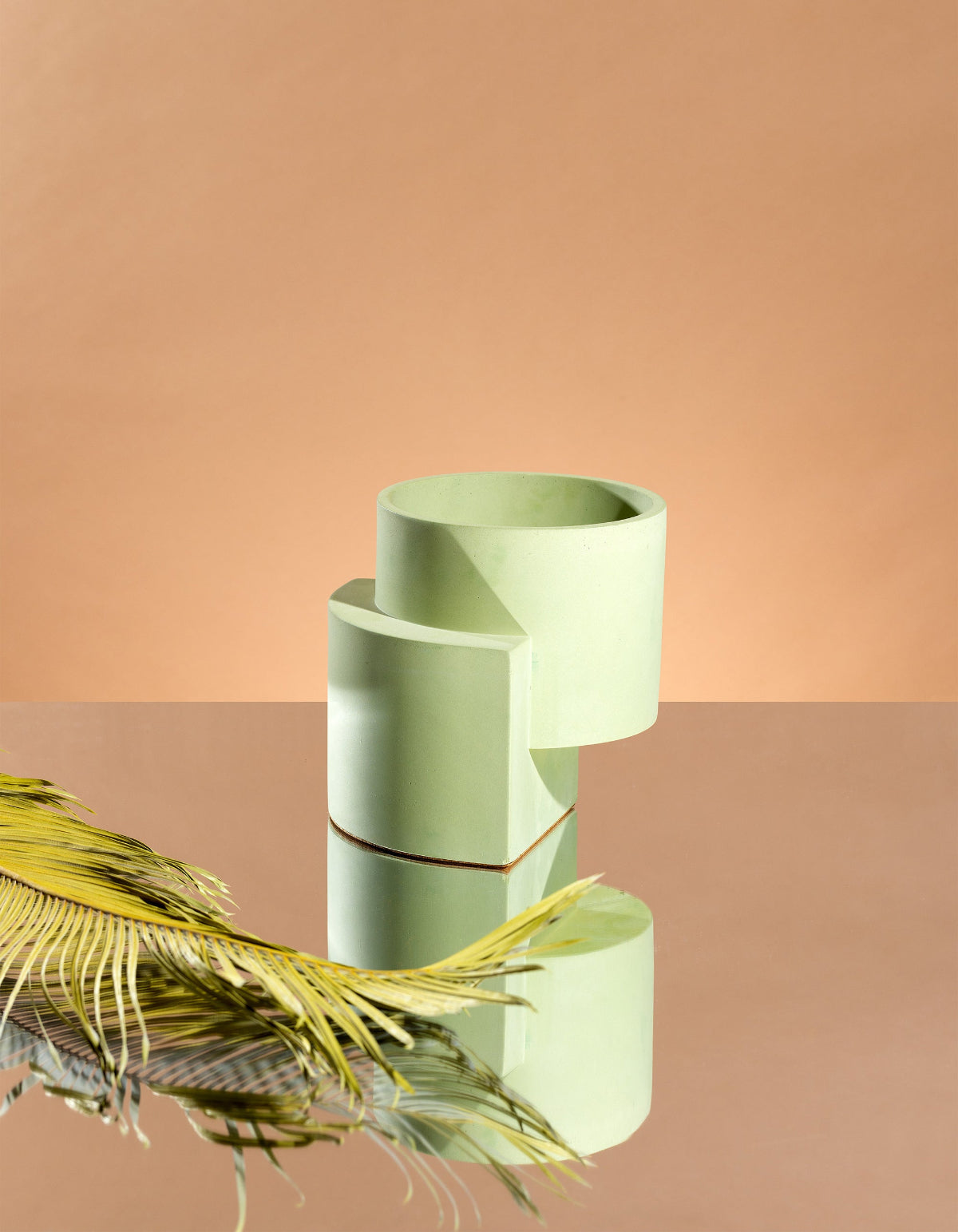 Concrete planter with recessed drainage