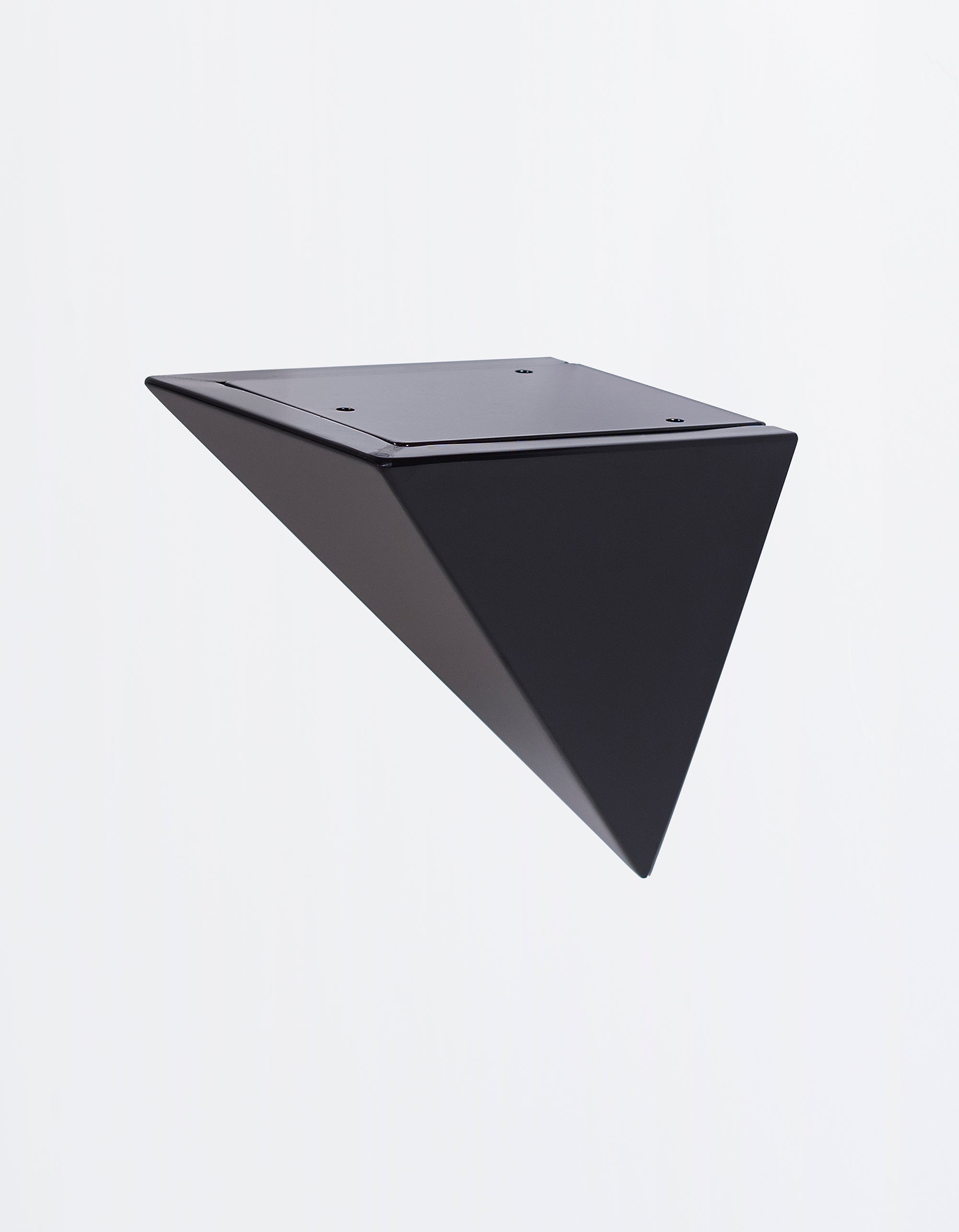 Pyramid Bracket in Black